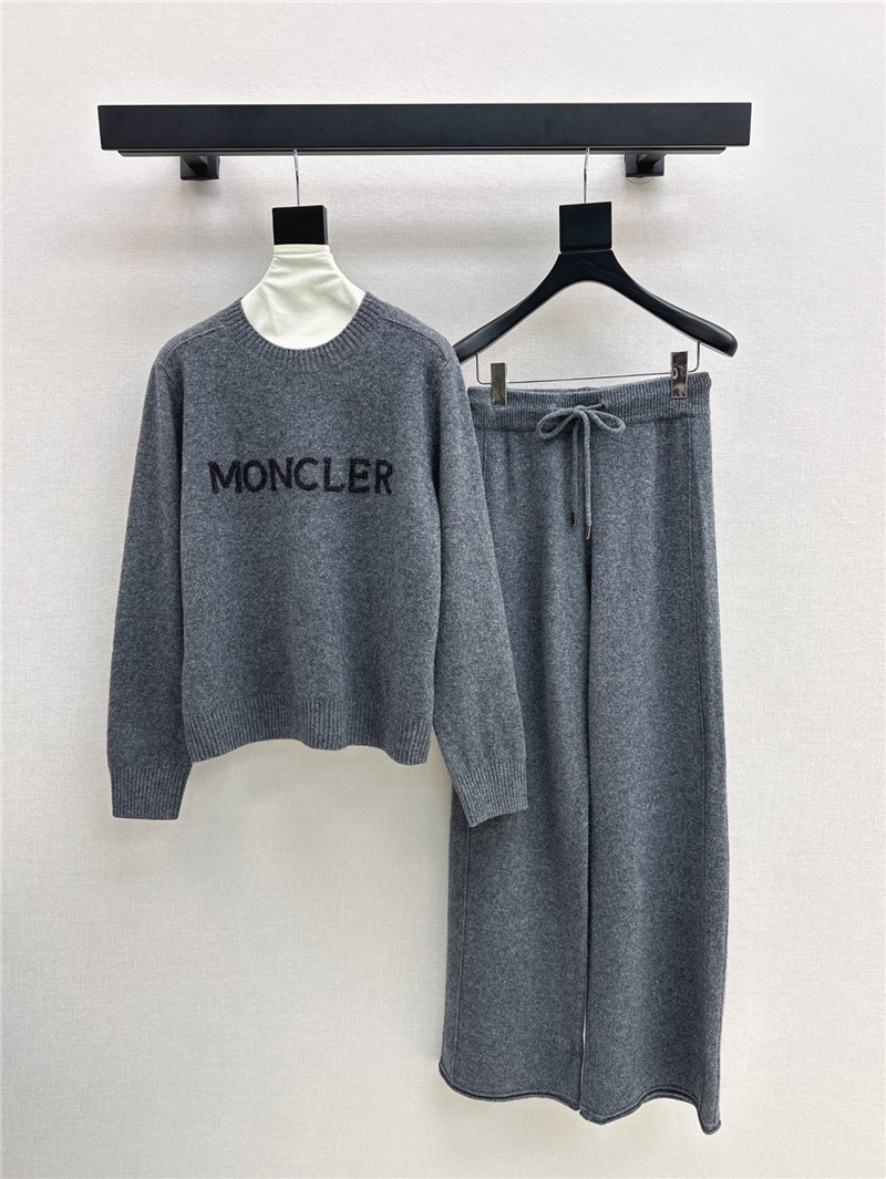 Moncler knitted suit
