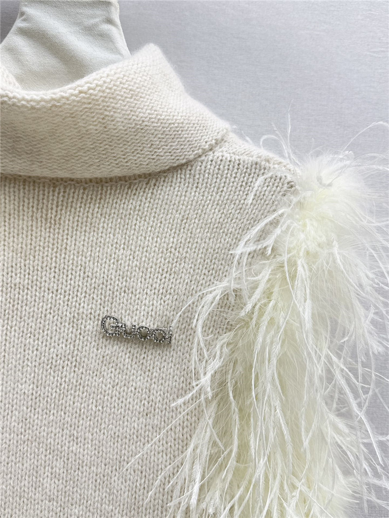 Gvc*1 fur trim sleeveless turtleneck top white