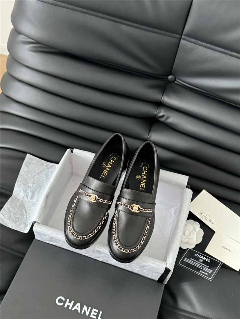 Ch**el chain loafers in black smooth leather