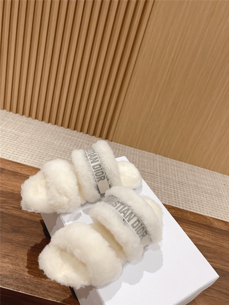 D10r white/grey shearling chez moi flat slides