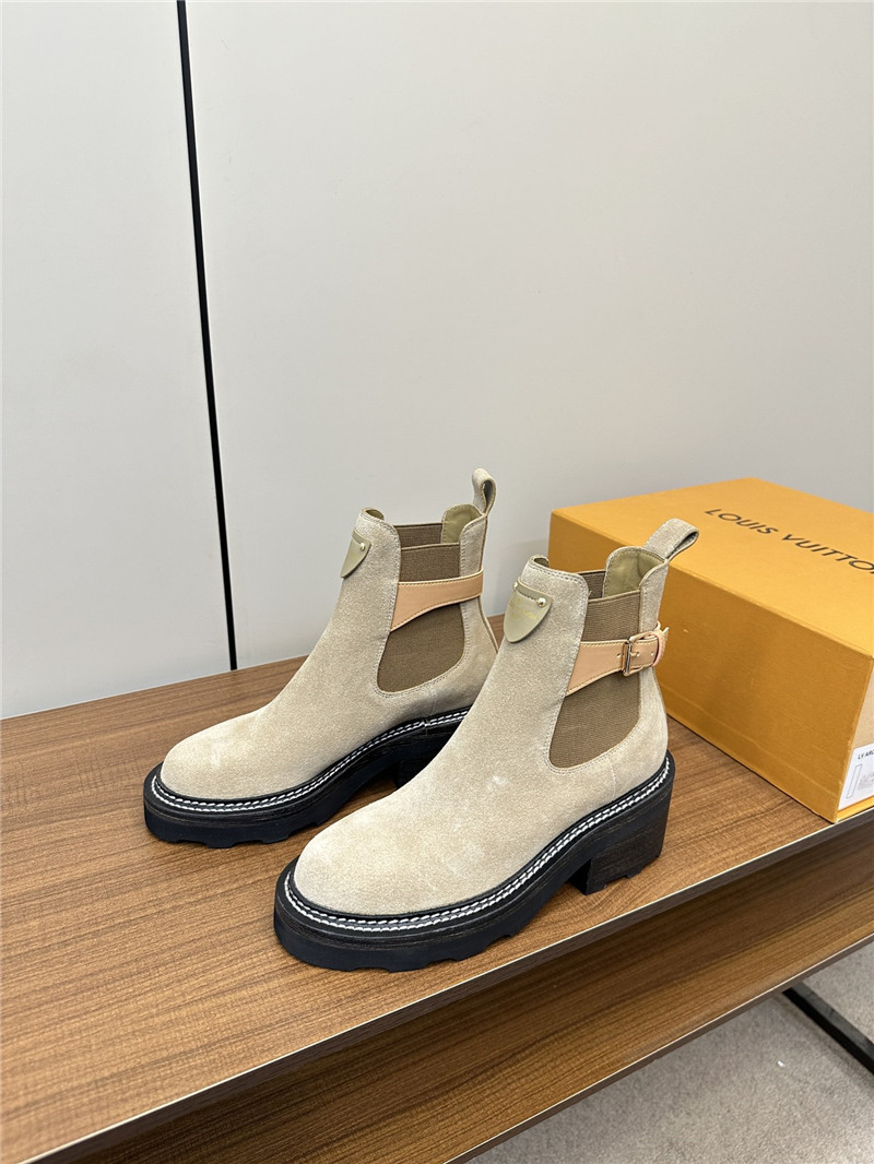 l0vis Vvtt0n lv beaubourg ankle boot in beige
