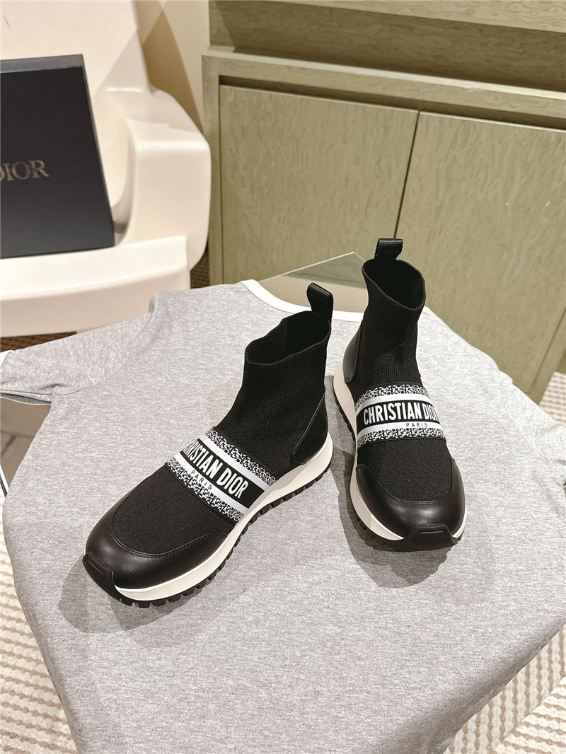 D10r sock shoes