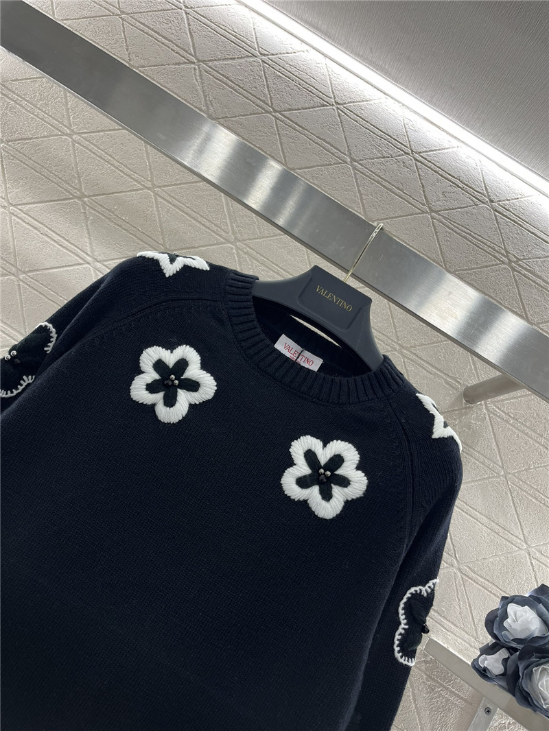 Va1e*ntin0 floral blend knit sweater in black