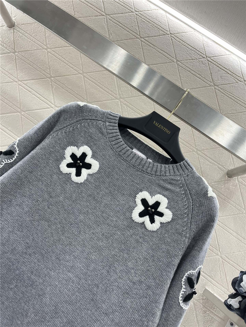 Va1e*ntin0 floral blend knit sweater in grey