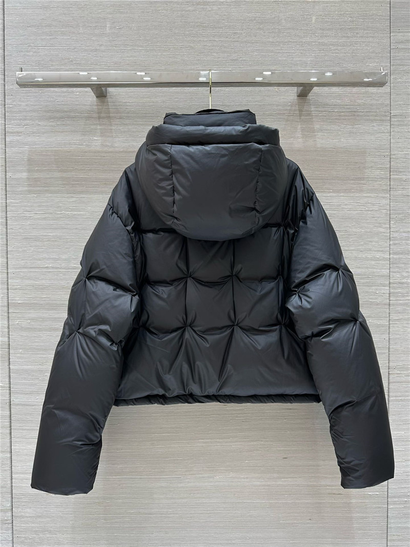 L0ew* quilted short down