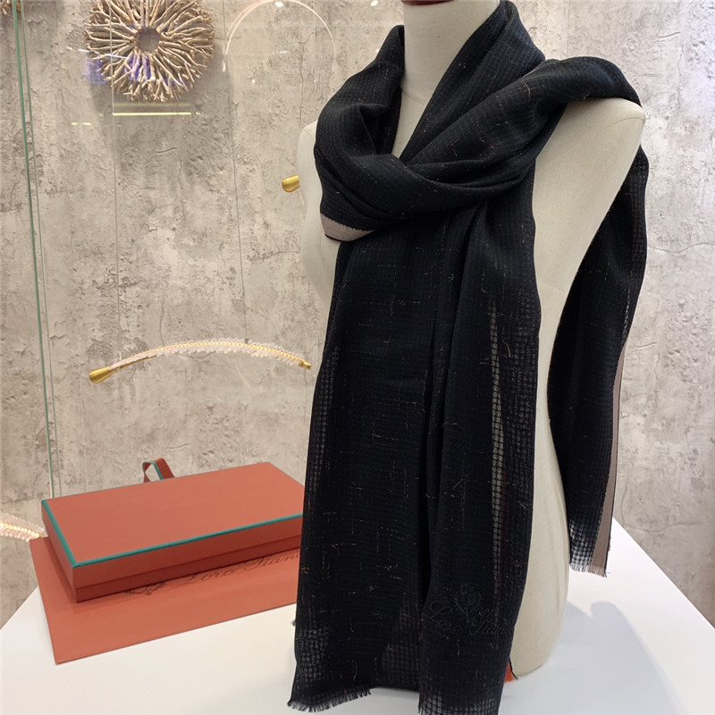 L0r0 P1ana ring velvet scarf