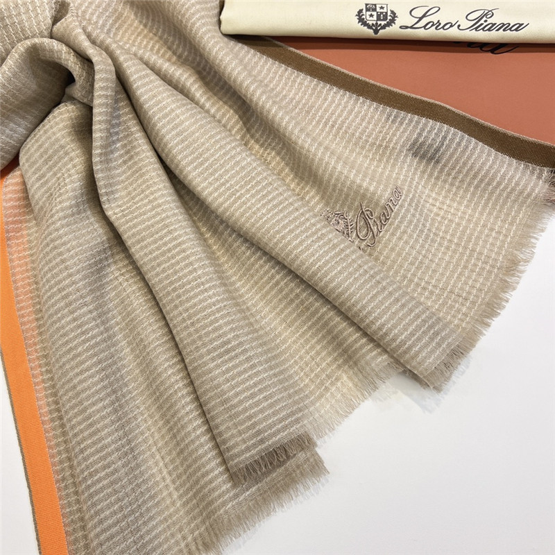 L0r0 P1ana ring velvet scarf