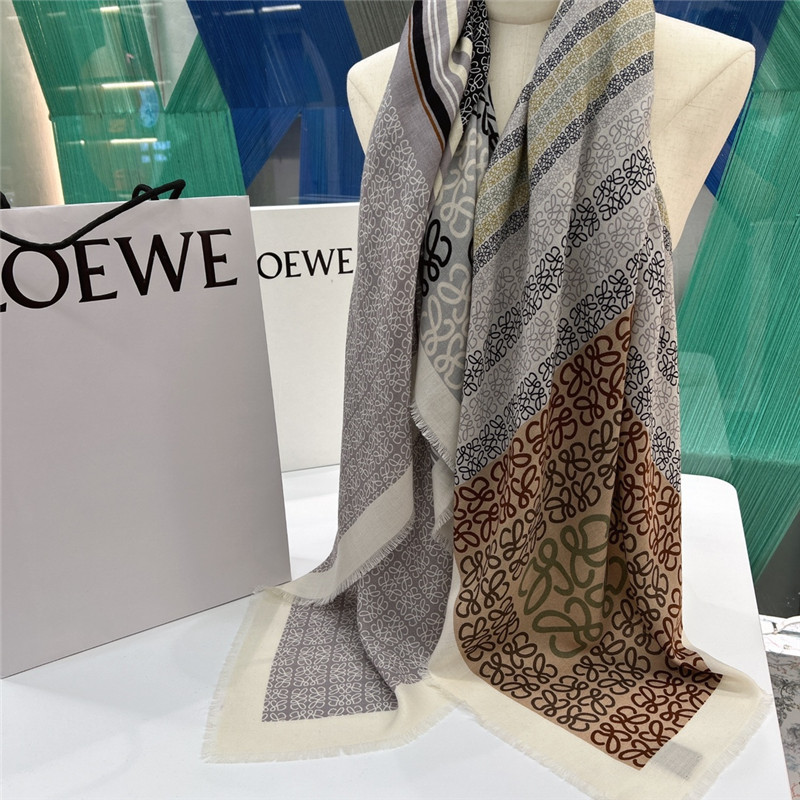 L0ew* line scarf