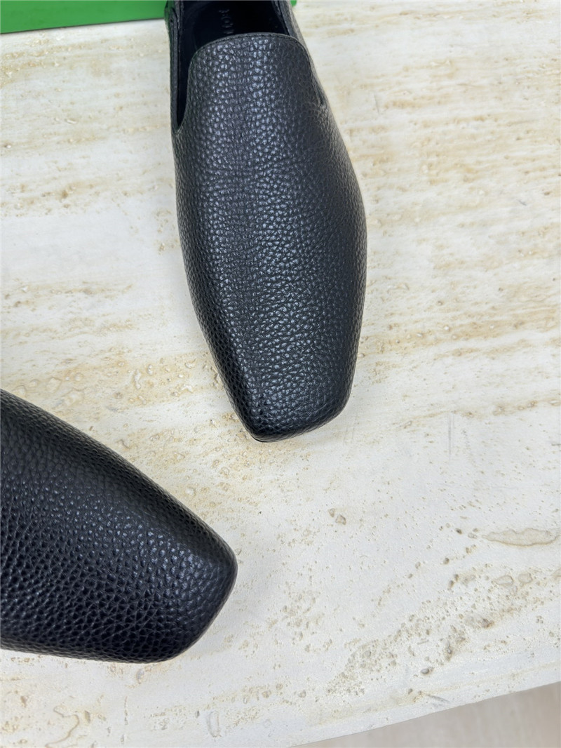 b0tt*ga Ven*ta black leather adamo slippers