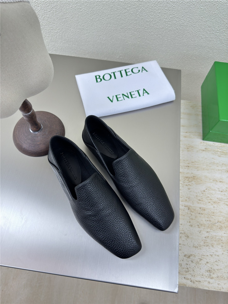 b0tt*ga Ven*ta black leather adamo slippers