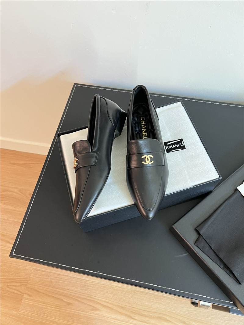 Ch**el pointed toe black leather loafers