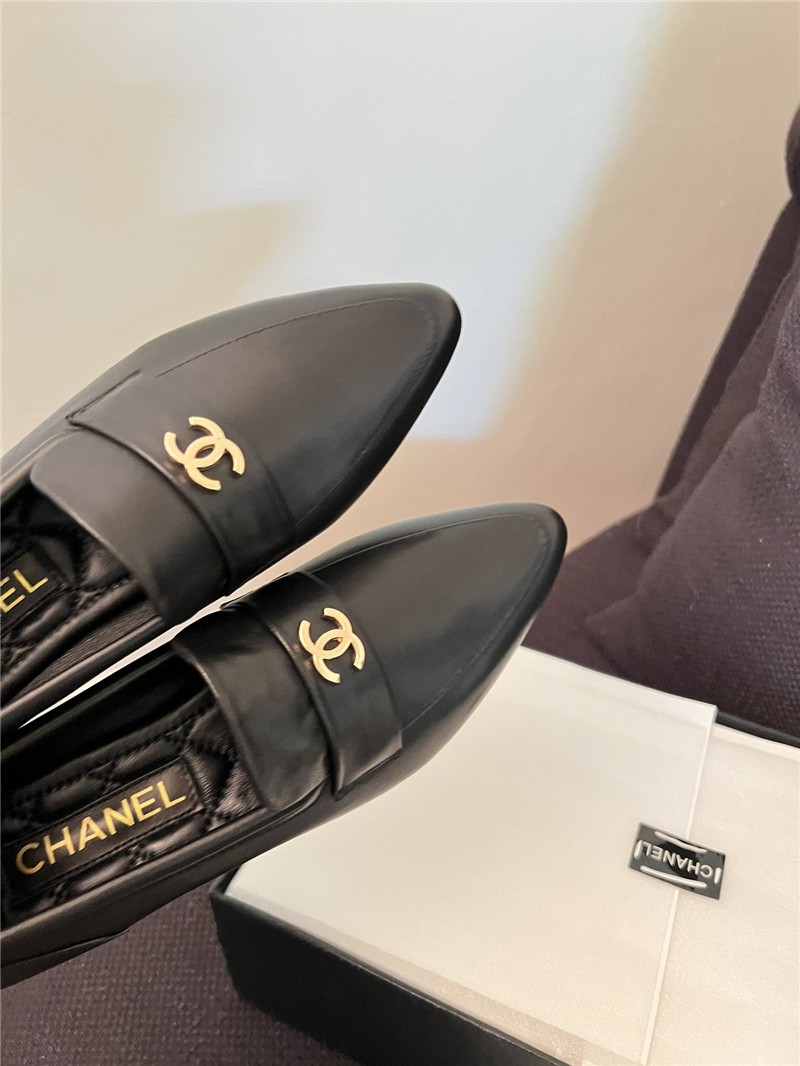 Ch**el pointed toe black leather loafers