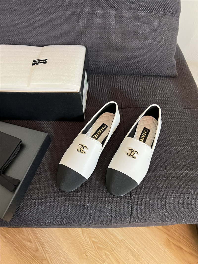 Ch**el cap-toe white/black satin moccasin loafers
