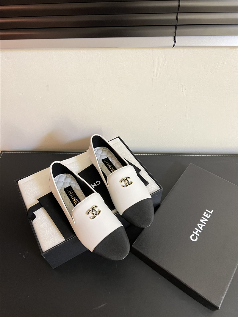Ch**el cap-toe white/black satin moccasin loafers