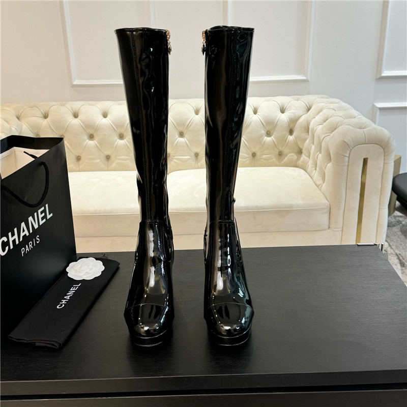 Ch**el pearl chain pointed beige high boot