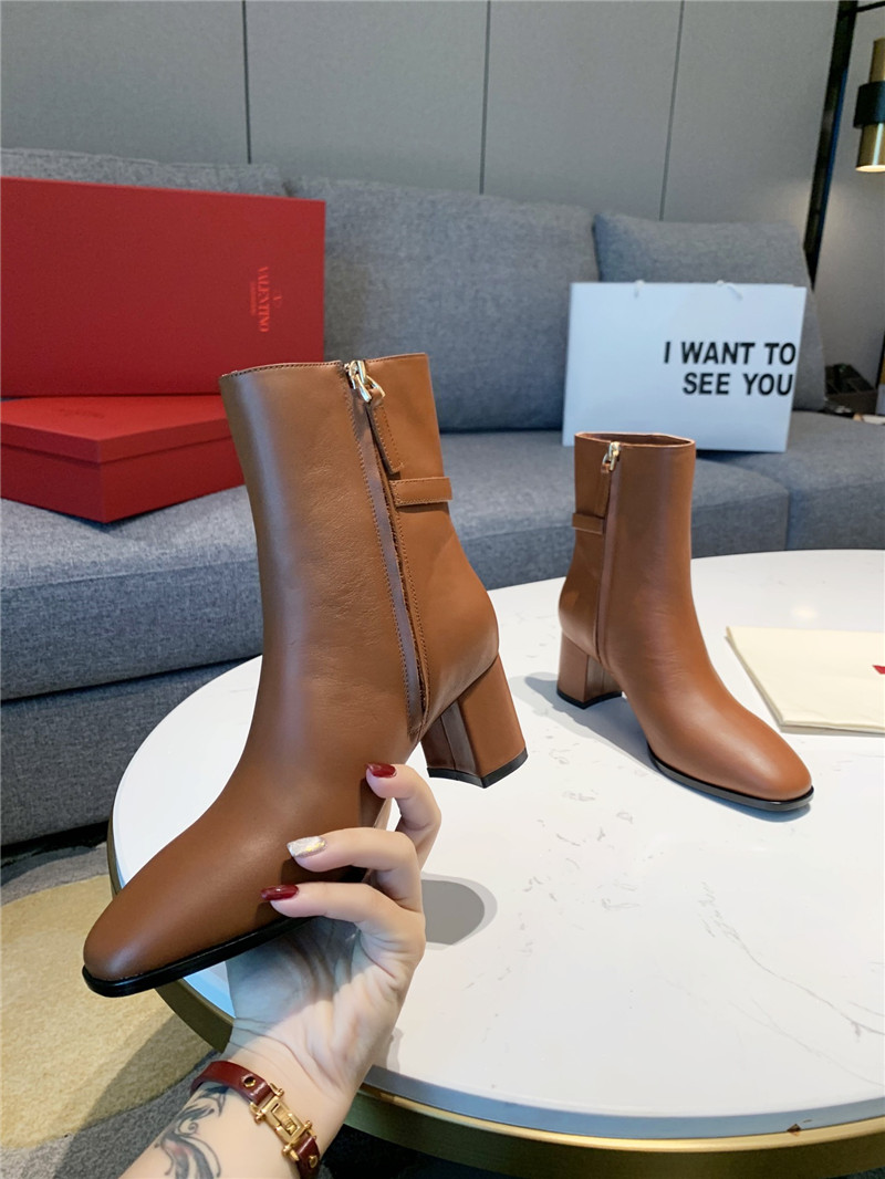 Va1e*ntin0 vlogo brown leather ankle boots