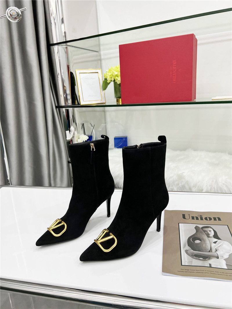 Va1e*ntin0 garavani vlogo suede ankle boots