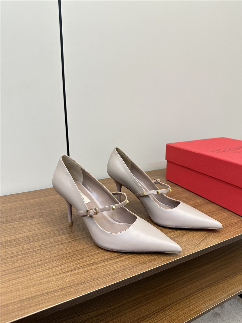 Va1e*ntin0 rockstud natural smooth leather pumps