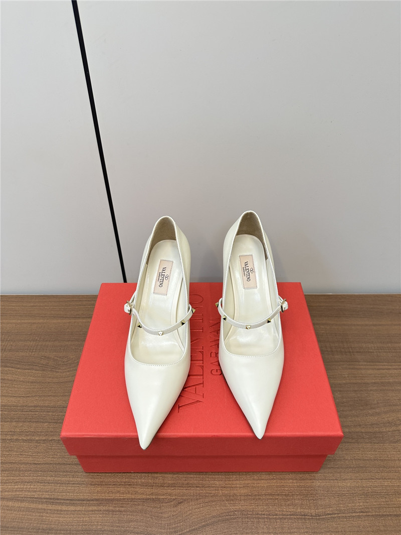 Va1e*ntin0 rockstud white leather pumps