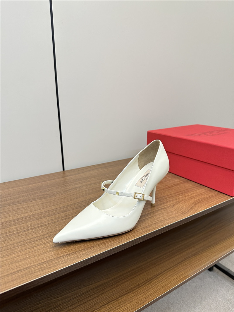 Va1e*ntin0 rockstud white leather pumps