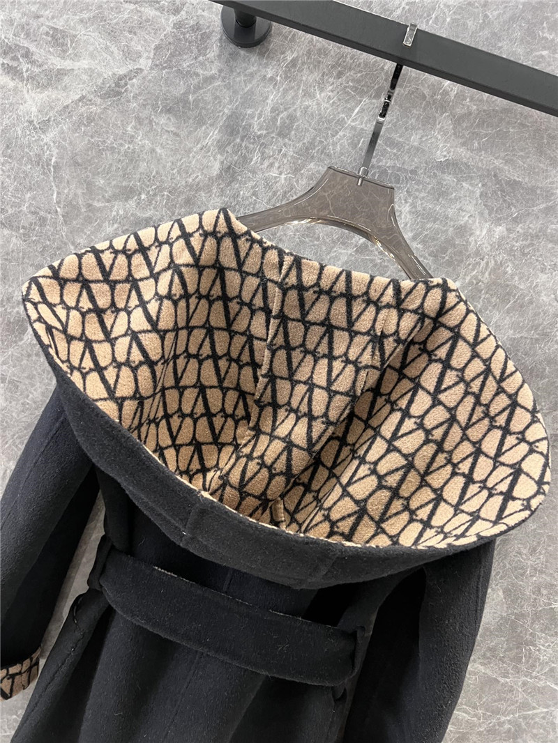 Va1e*ntin0 short coat