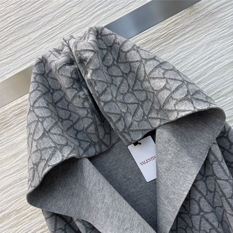 Va1e*ntin0 knitted coat