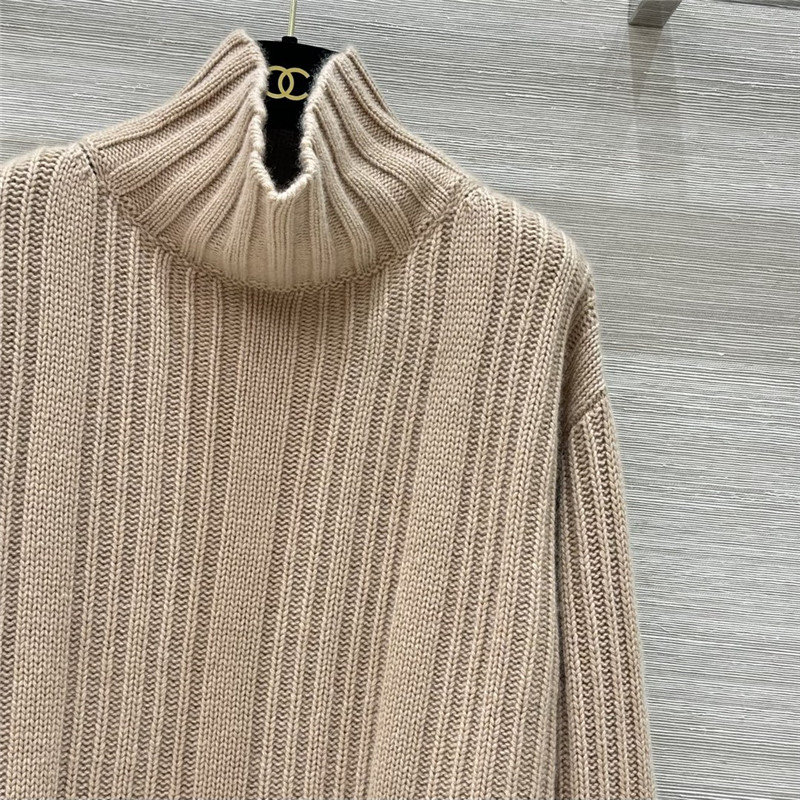 Vanitoo Cashmere Polo-Neck Jumper in Camel