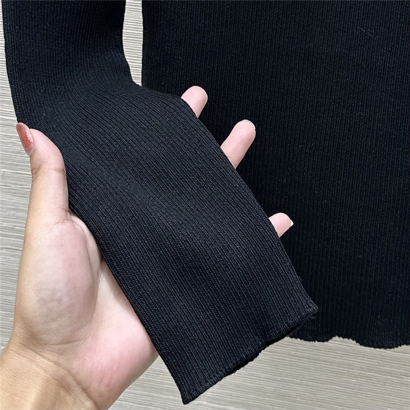 LV Long Sleeve Linen-Knit Top in Black