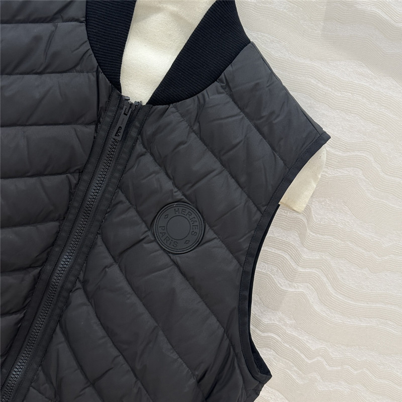 H**me5 down vest