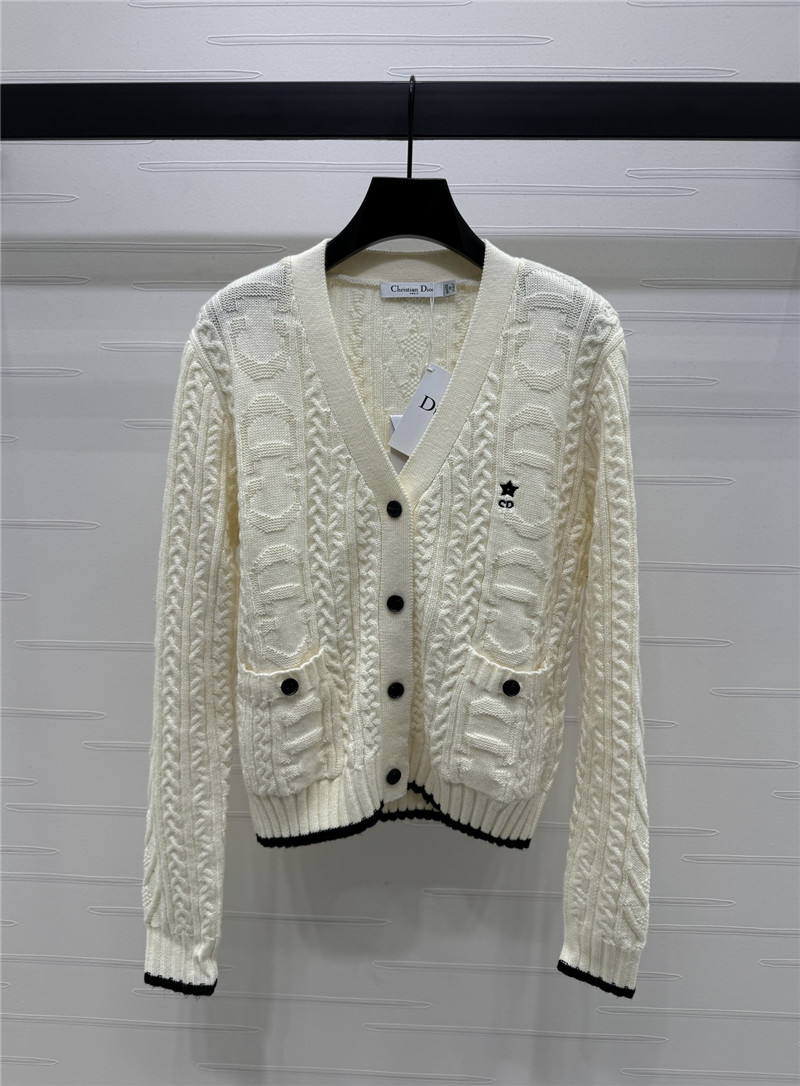 D10r contrast cable knit cardigan white