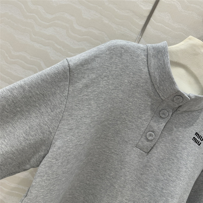 M1um1u temperament suit
