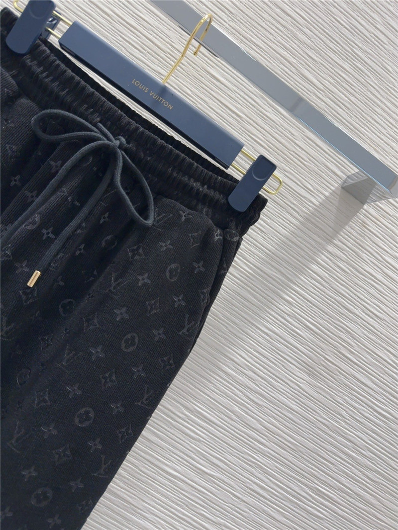 l0vis Vvtt0n lv embossed straight pants