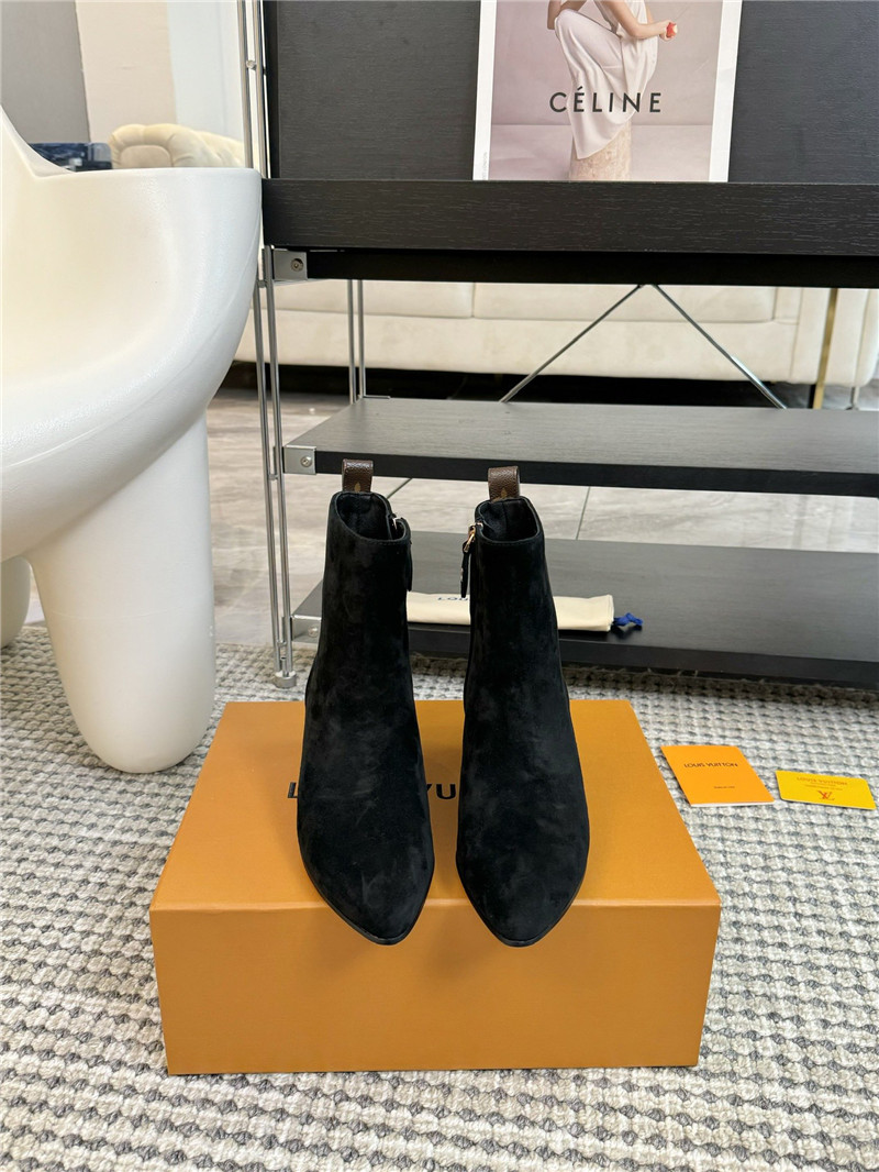 l0vis Vvtt0n lv pointed ankle boots