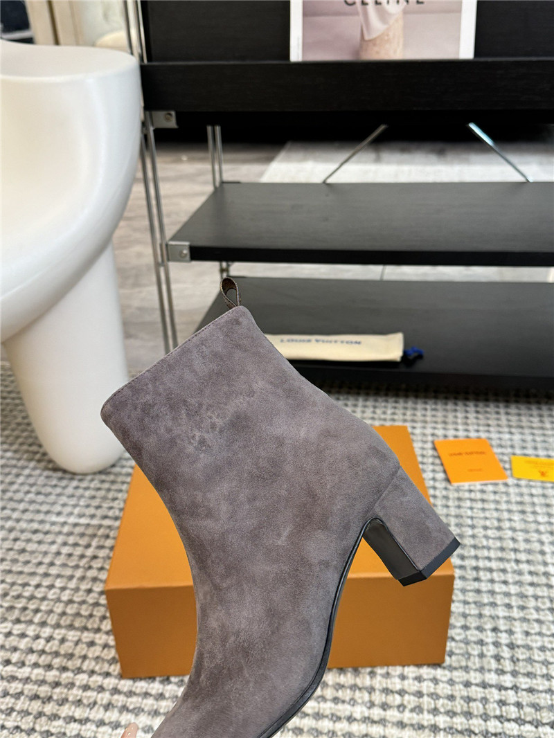 l0vis Vvtt0n lv pointed suede  leather ankle boots