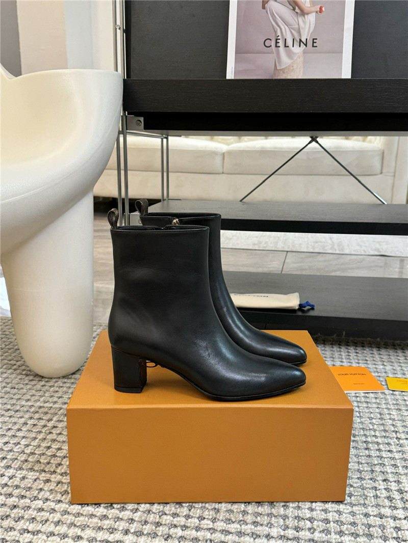 l0vis Vvtt0n lv pointed ankle boots