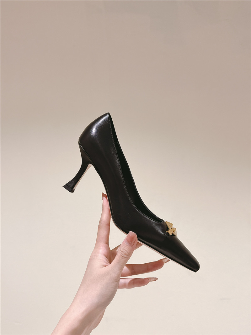 J1m*y Ch00 ryker 90 black/gold calf pumps
