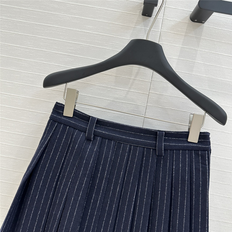 M1um1u vertical striped woolen suit