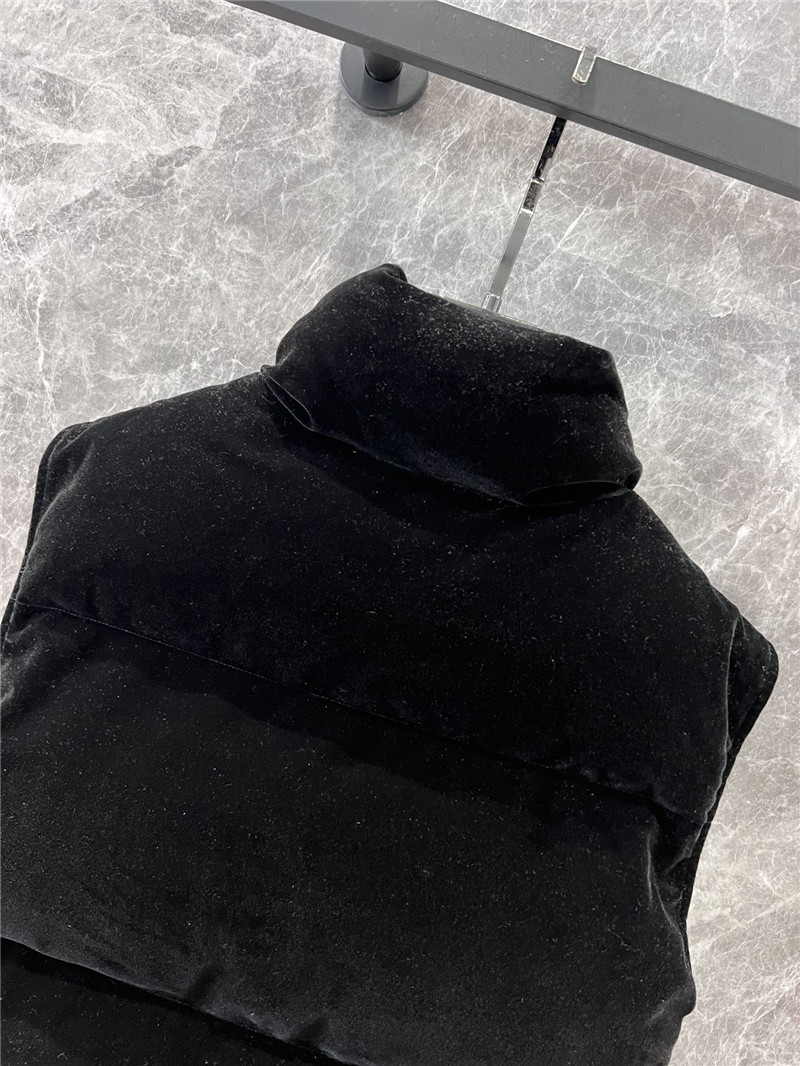 Ce1i*e velvet padded vest