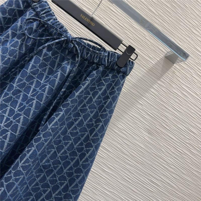 Va1e*ntin0 hot style skirt