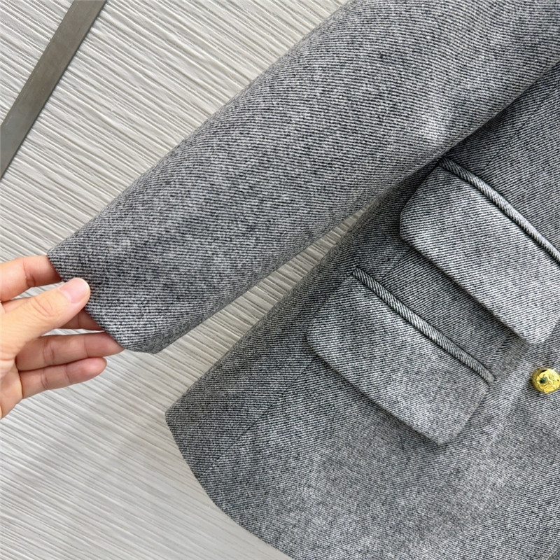 Ce1i*e new coat