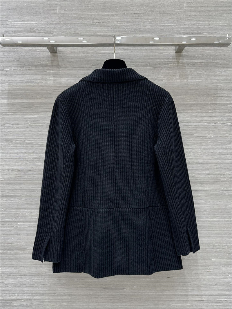 D10r double-breasted knitted coat