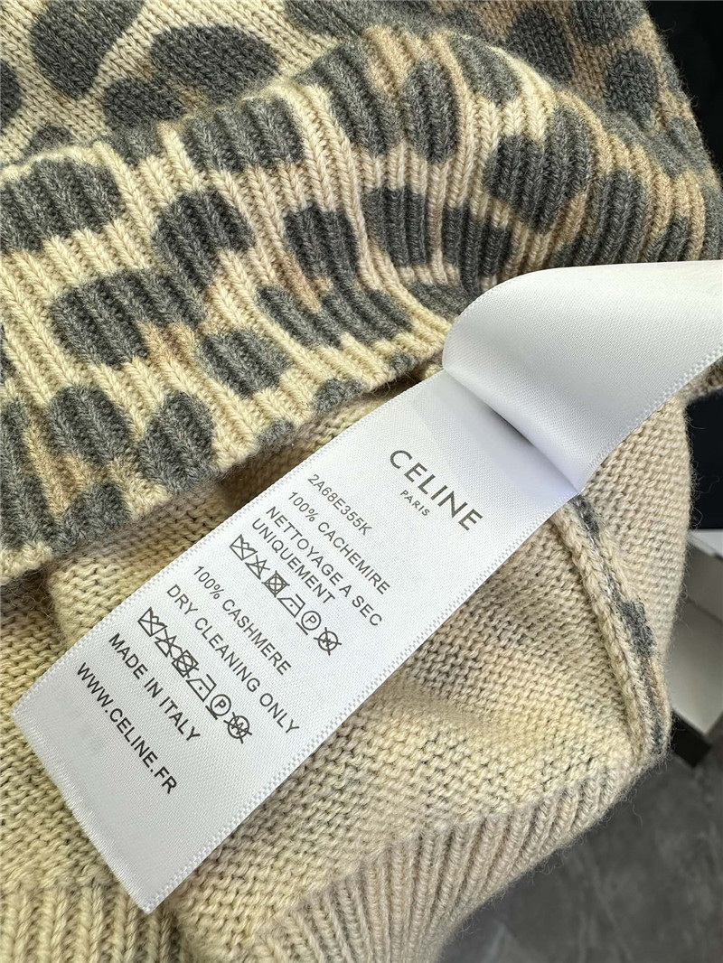 Ce1i*e leopard print turtleneck vest