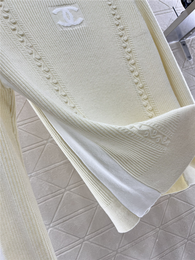 Ch**el logo ribbed-knit turtleneck top white