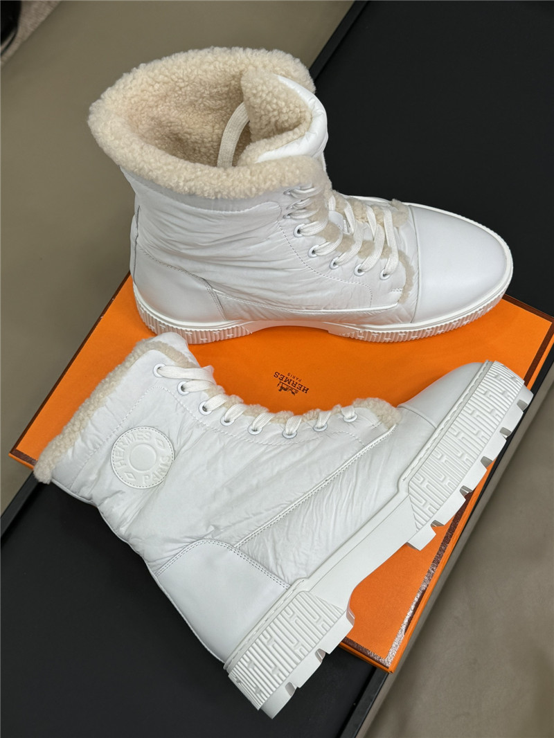 H**me5 white fresh snow boots