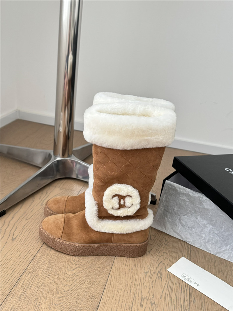 Ch**el logo suede shearling boots in brown