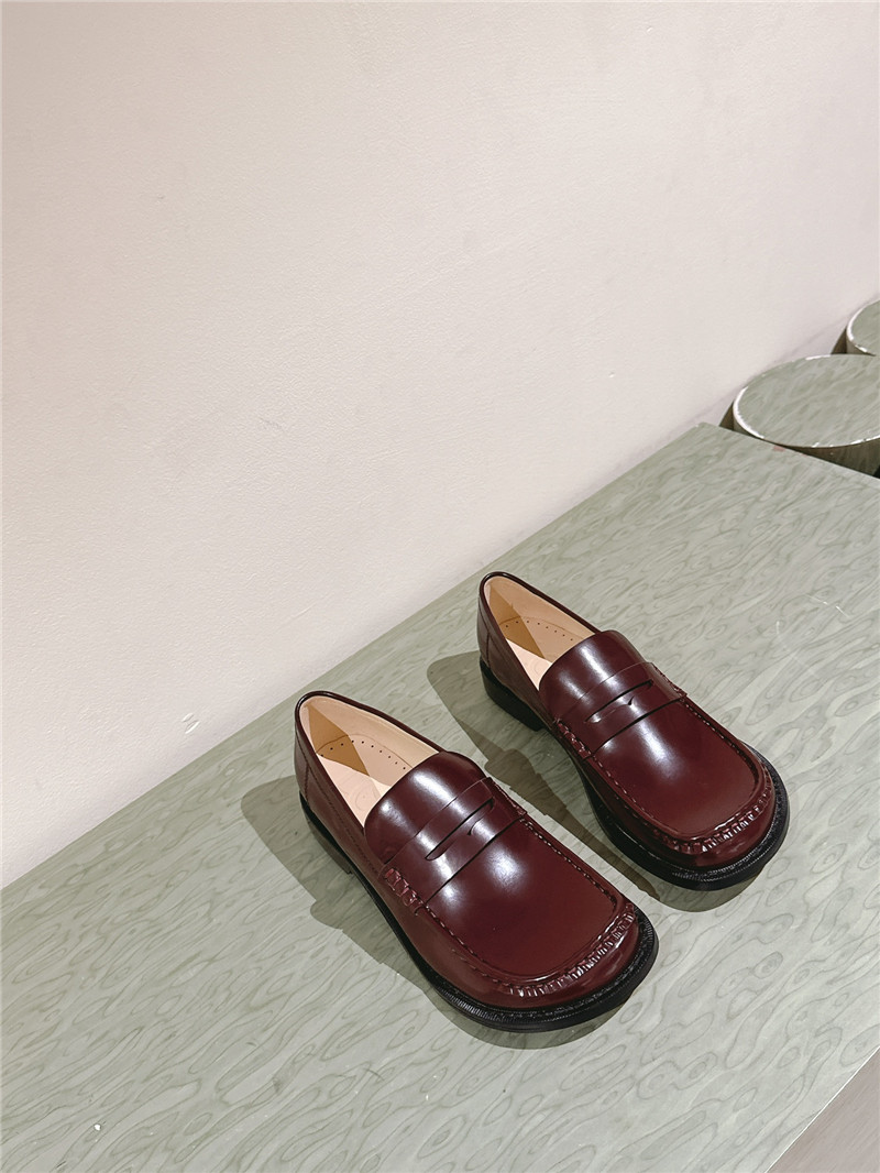 L0ew* campo loafer in burgundy brushed calfskin