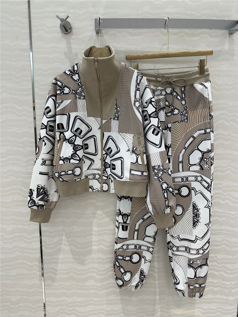 H**me5 tracksuit