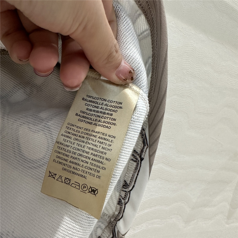 H**me5 tracksuit