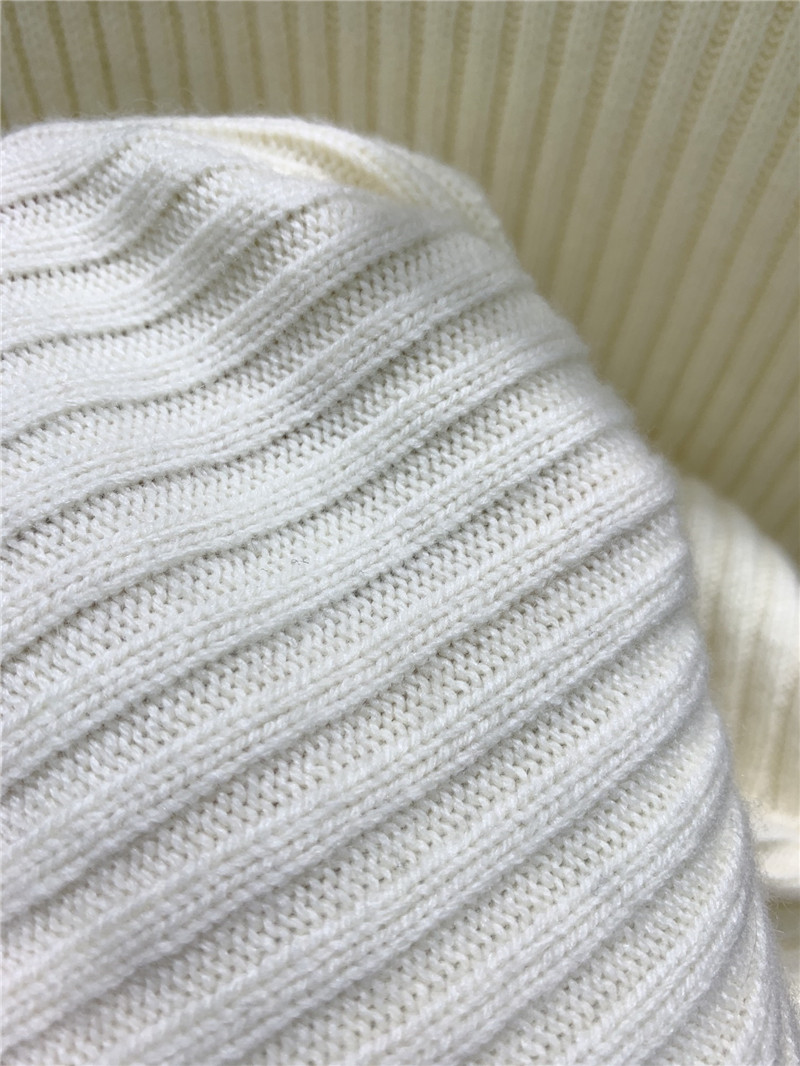 Y51 cassandre turtleneck sweater in white