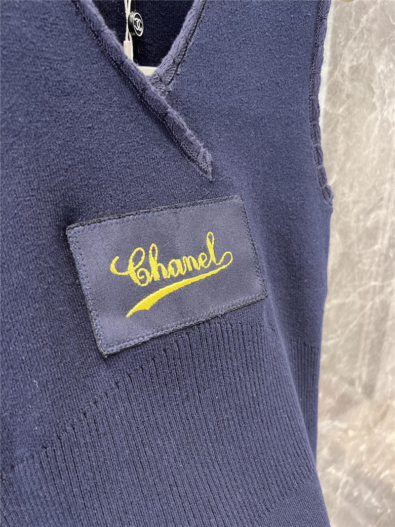 Ch**el v-neck knitted vest